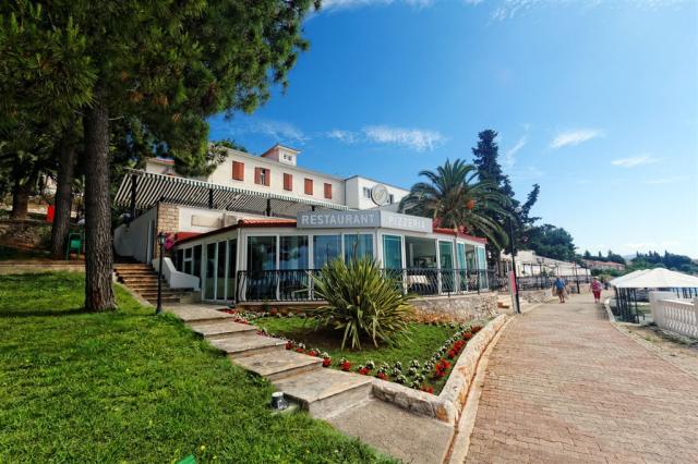 HOTEL VAL (EX. JADRAN), Trogir - Seget Donji
