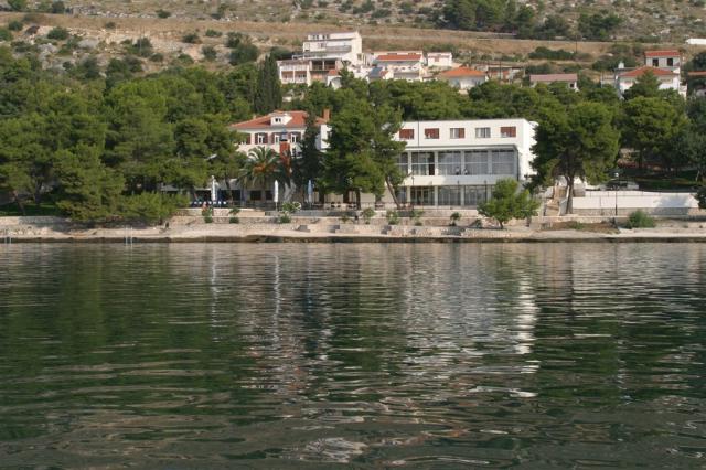 HOTEL VAL (EX. JADRAN), Trogir - Seget Donji