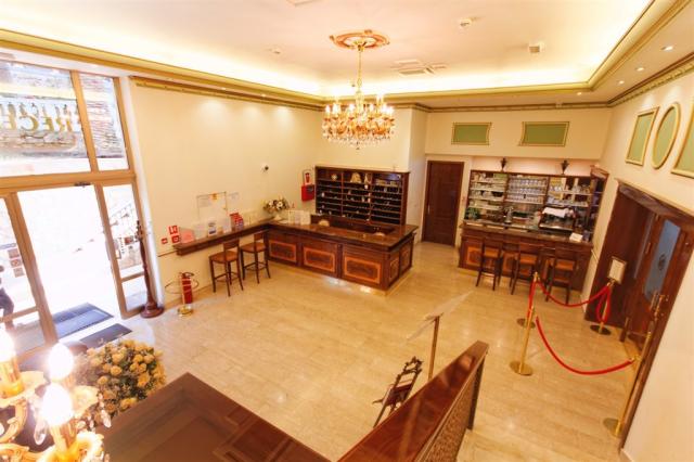 HOTEL VAL (EX. JADRAN), Trogir - Seget Donji