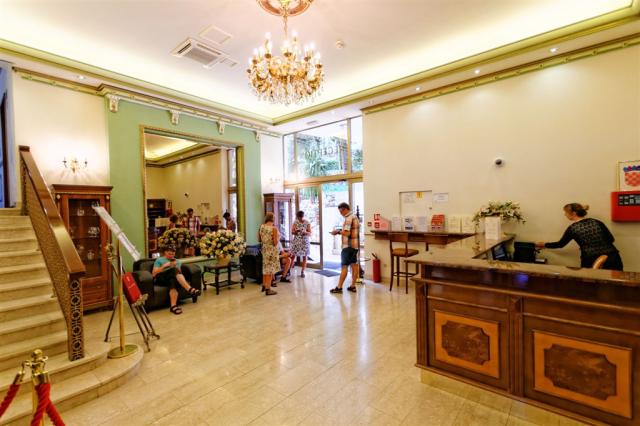 HOTEL VAL (EX. JADRAN), Trogir - Seget Donji