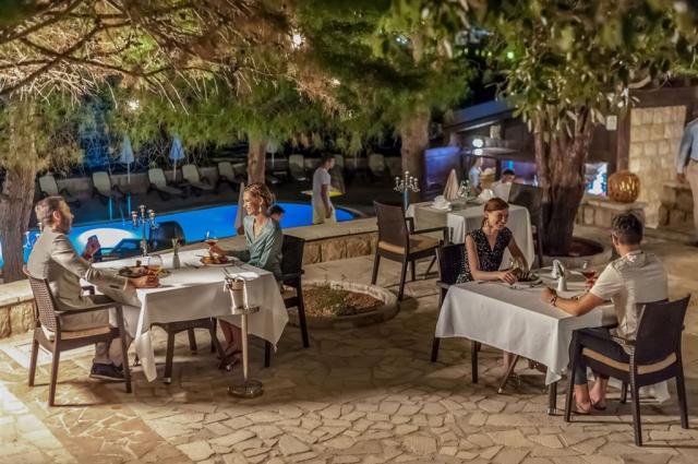 HOTEL RUŽA VJETROVA, Dobra Voda