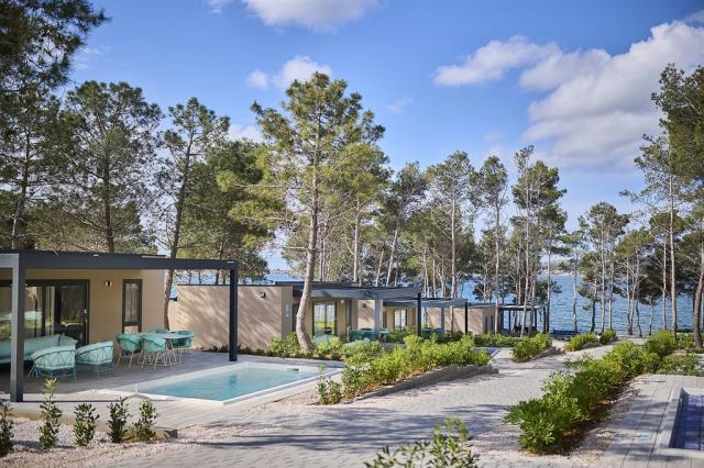 M. HOME 4(+2) LUXURY HOLIDAY WITH POOL