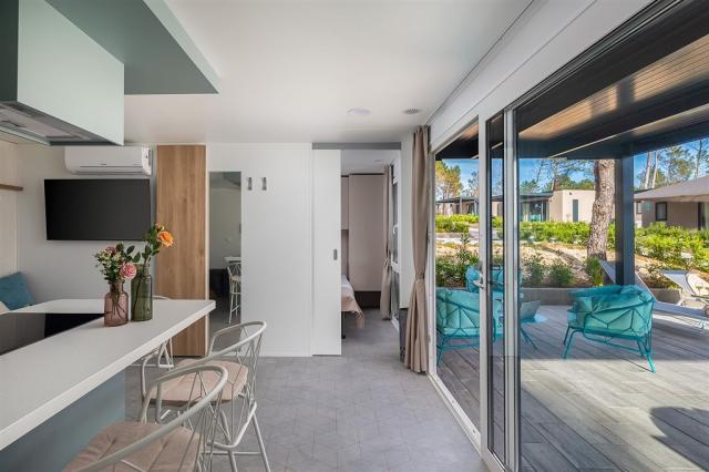 M. HOME 4(+2) LUXURY HOLIDAY WITH POOL