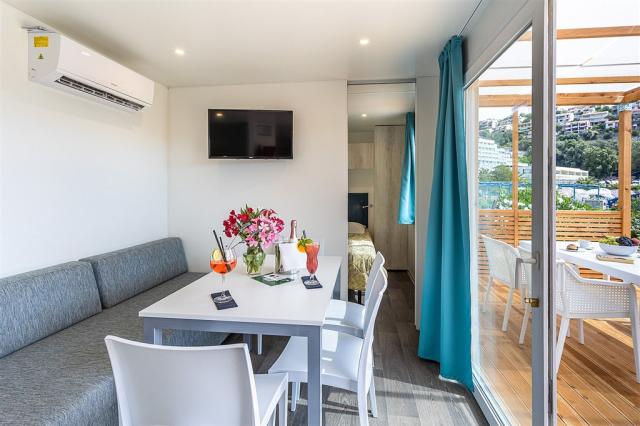 M.HOME 4(+0) PREMIUM