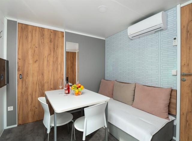 Chorvatsko, Šibenik, Amadria Camping Šibenik-MH 4(+1) SW PREMIU