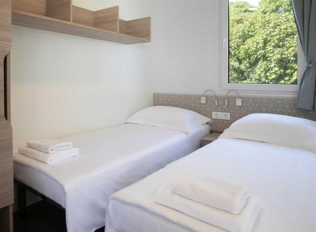 Chorvatsko, Šibenik, Amadria Camping Šibenik-MH 6(+1)LUXURY