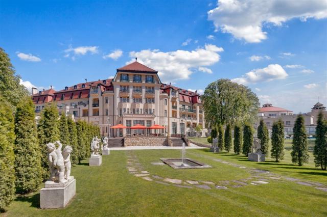 ENSANA Health Spa Hotel THERMIA PALACE, Piešťany