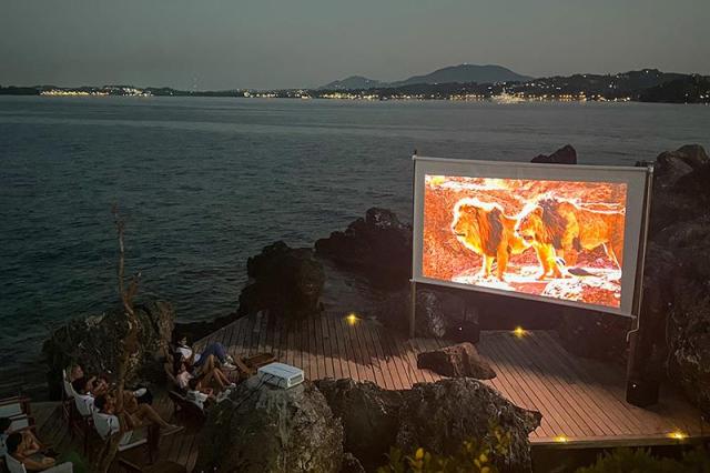 vonkajšie kino pod hviezdami