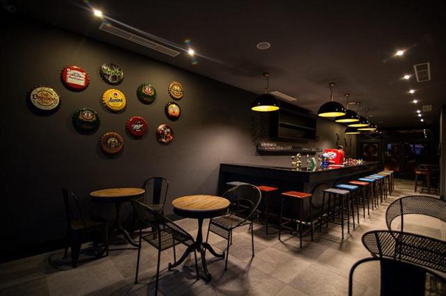 bar