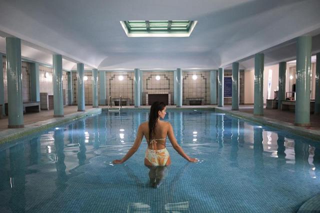 vnútorný bazén a SPA centrum