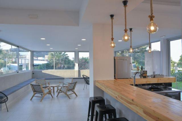 lobby bar