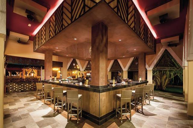 lounge bar