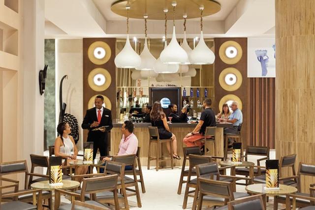 lobby bar