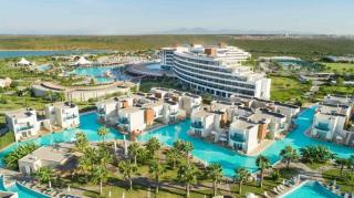 Aquasis de Luxe Resort and Spa