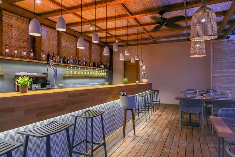 bar