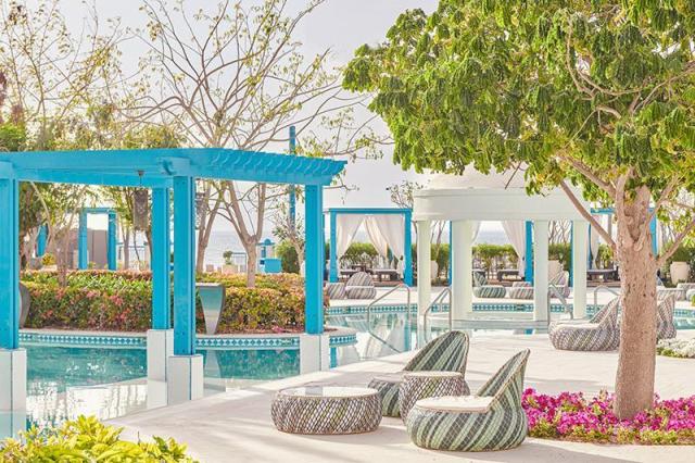 Hilton Salwa Beach Resort & Villas