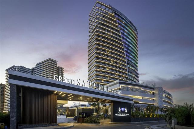 Grand Sapphire Resort