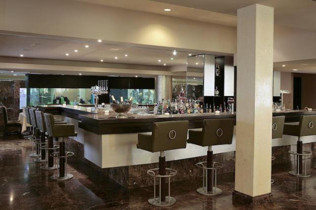 bar
