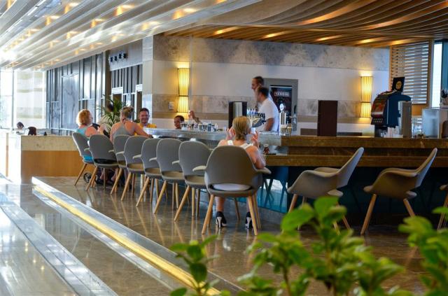 lobby bar
