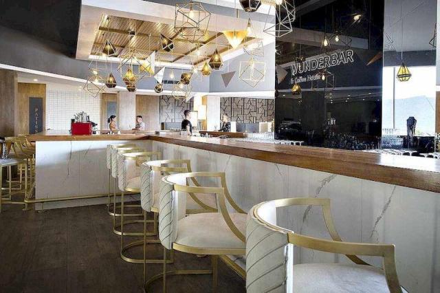 bar