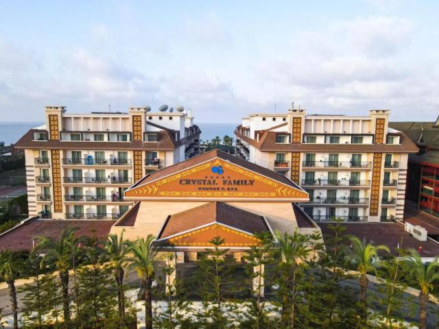 Crystal Family Resort & SPA