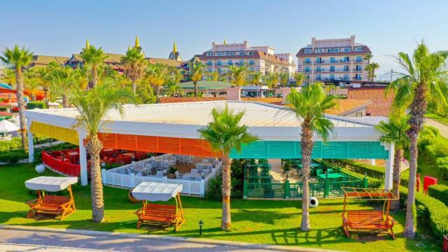 Crystal Family Resort & SPA