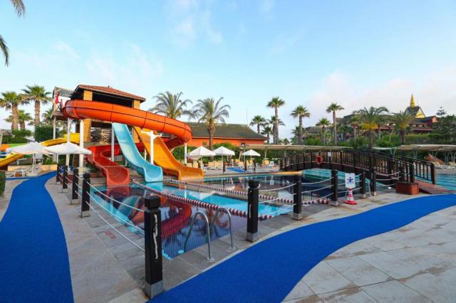 Crystal Family Resort & SPA
