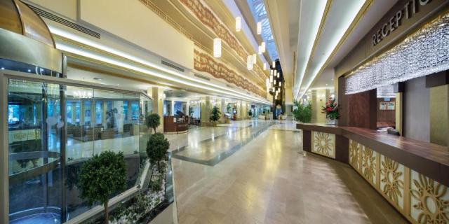Crystal Tat Beach Golf Resort & Spa