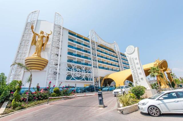 Azura Deluxe Resort & SPA