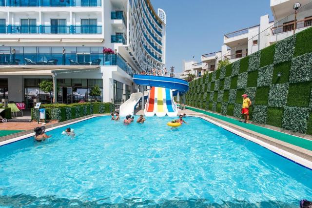Azura Deluxe Resort & SPA