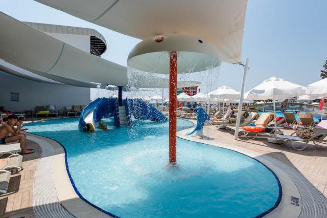 Azura Deluxe Resort & SPA