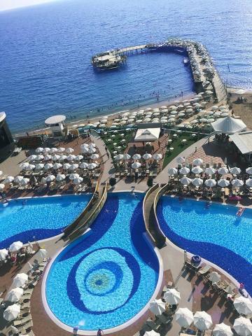 Azura Deluxe Resort & SPA