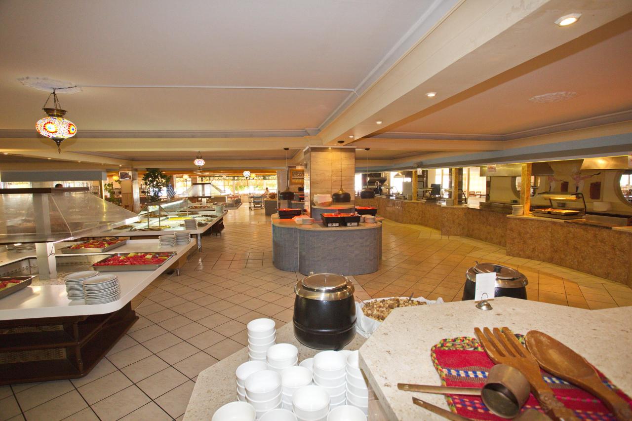 Hotel Eri Beach & Village