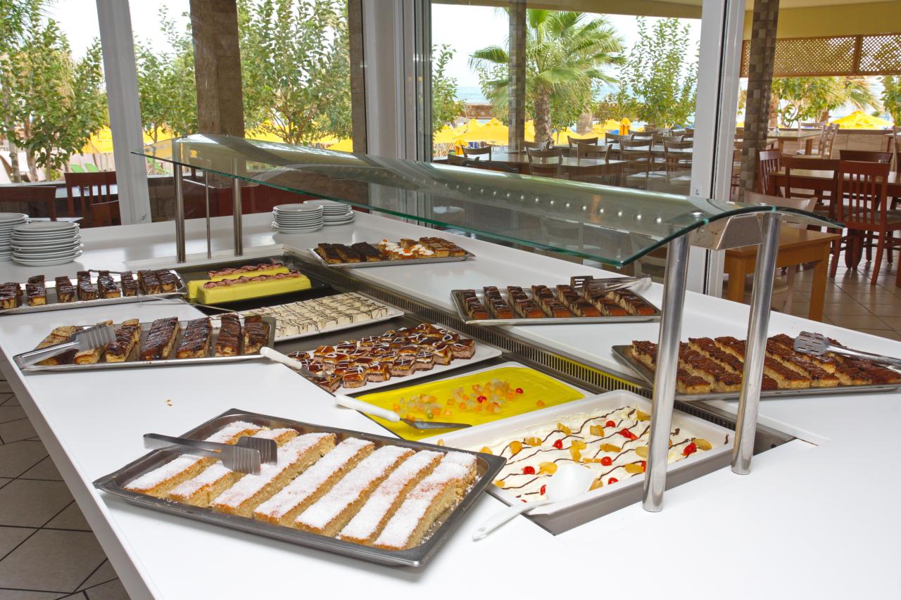Hotel Eri Beach & Village