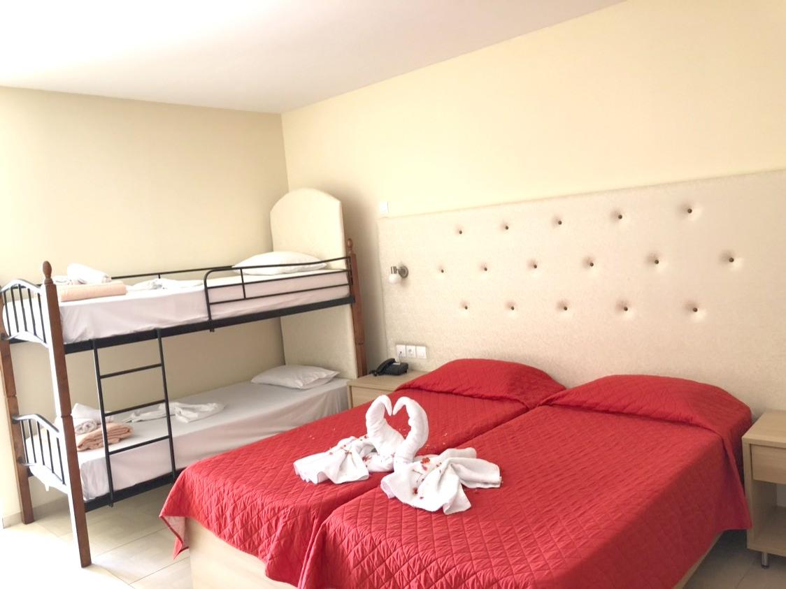 Hotel Eri Beach & Village