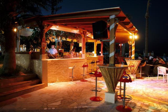 Hotel Eri Beach & Village