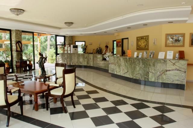 Hotel Eri Beach & Village