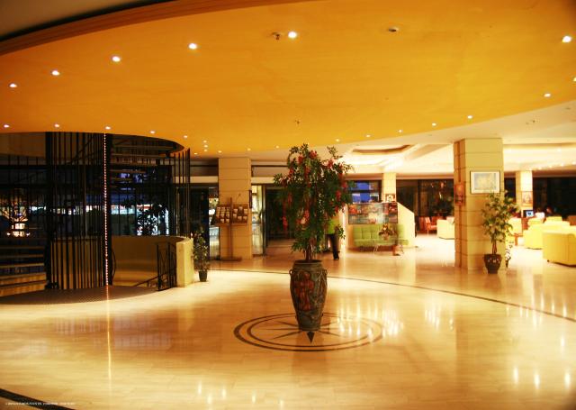 Hotel Eri Beach & Village