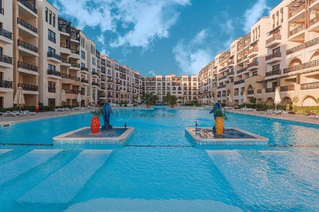 Gravity Hotel & Aqua Park