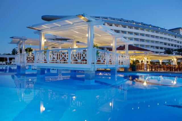 Crystal Admiral Resort & SPA