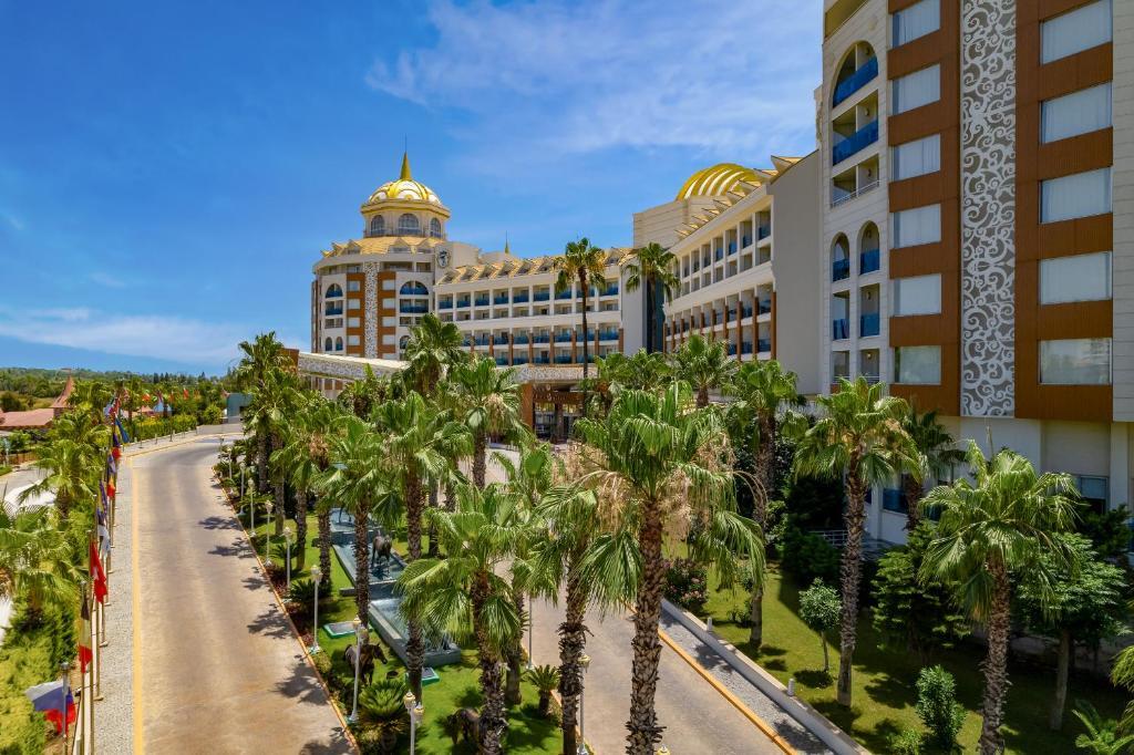 Delphin Be Grand Resort
