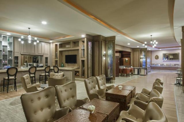 Delphin Palace