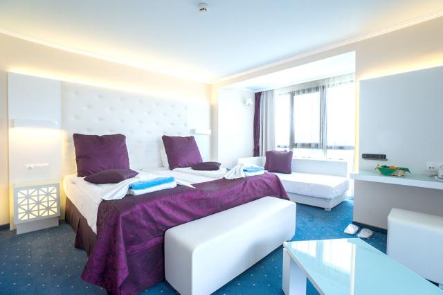 Hotel Perla Royal