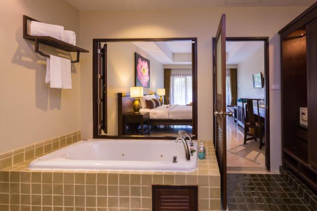 Kombinace - Fair House Beach Resort ****, Bangkok Palace Hotel 
