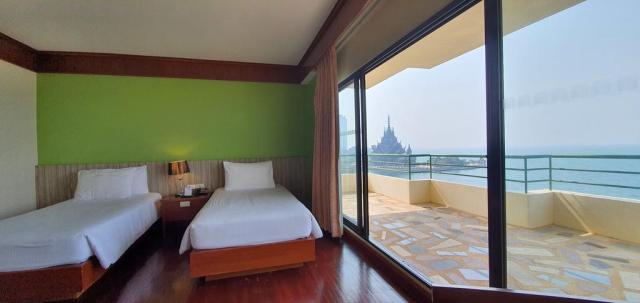 Kombinace - Garden Sea View Resort ***, Bangkok Palace Hotel **