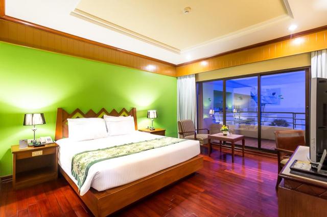 Kombinace - Garden Sea View Resort ***, Bangkok Palace Hotel **