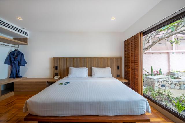 Kombinace - Baan Samui Resort ***, Bangkok Palace Hotel ****, B