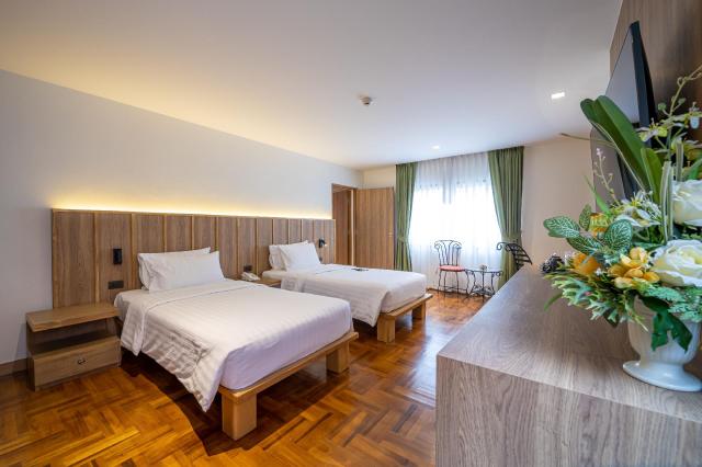 Kombinace - Baan Samui Resort ***, Bangkok Palace Hotel ****, B