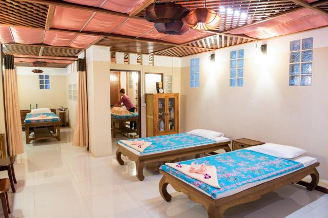 Kombinace - Koh Tao Montra ***, Bangkok Palace Hotel ****, Bang