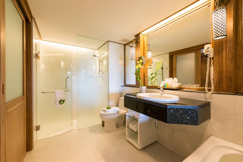 Kombinace - Katathani Resort *****, Phuket, Bangkok Palace Hote